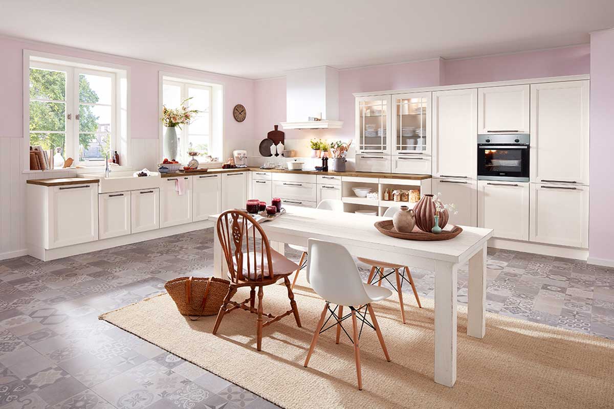 Landhauskuchen Aus Holz Bilder Ideen Fur Rustikale Kuchen Im Landhausstil Kuchenfinder Haus Kuchen Landhauskuche Kuche Landhausstil